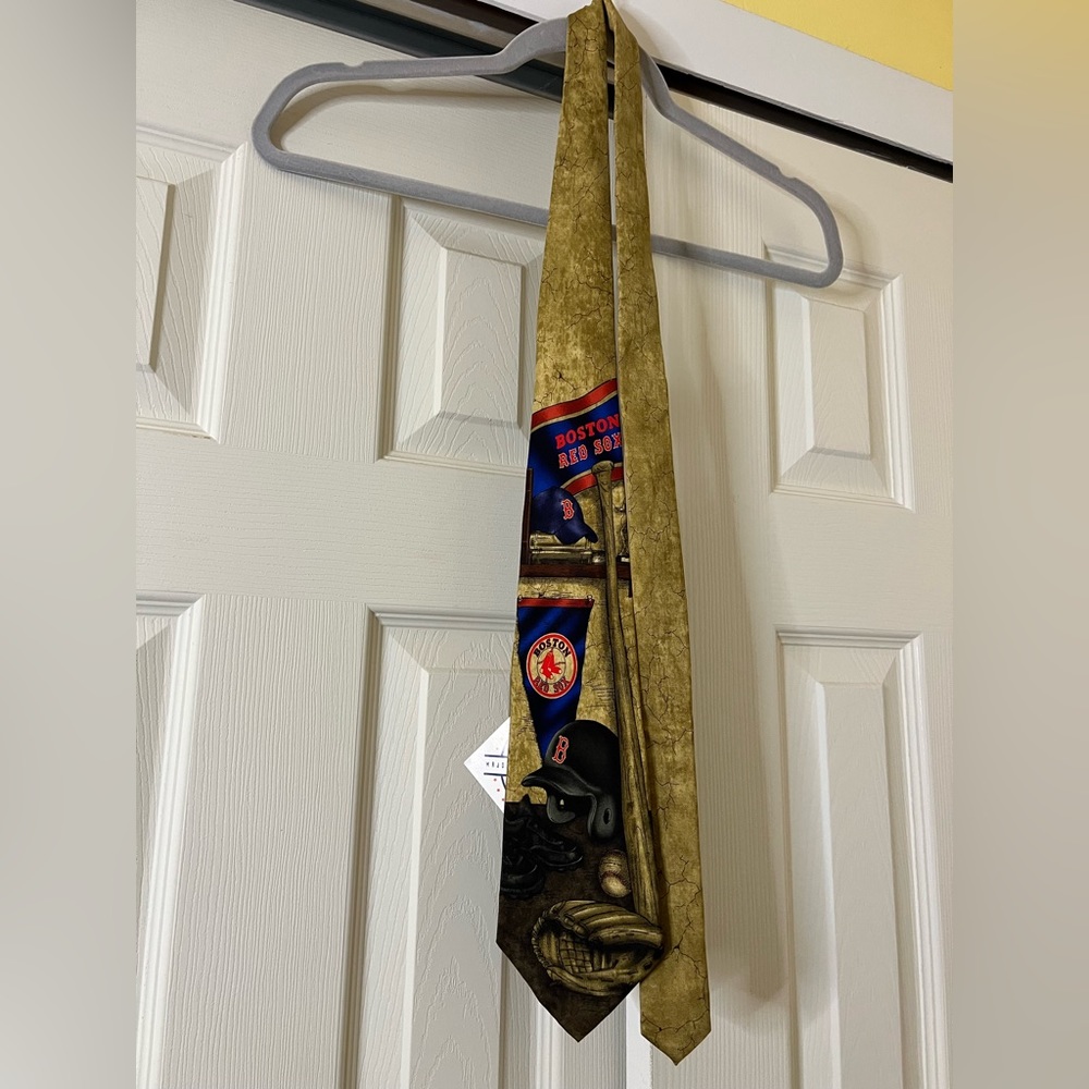 Baseball Boston Red Sox Neck Tie Eagles Wings Sport 100% Silk - NWT